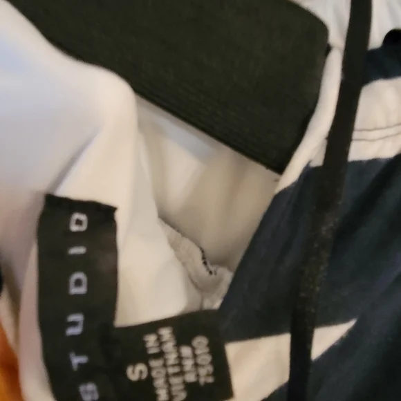 Maxi - Picture 3 of 4